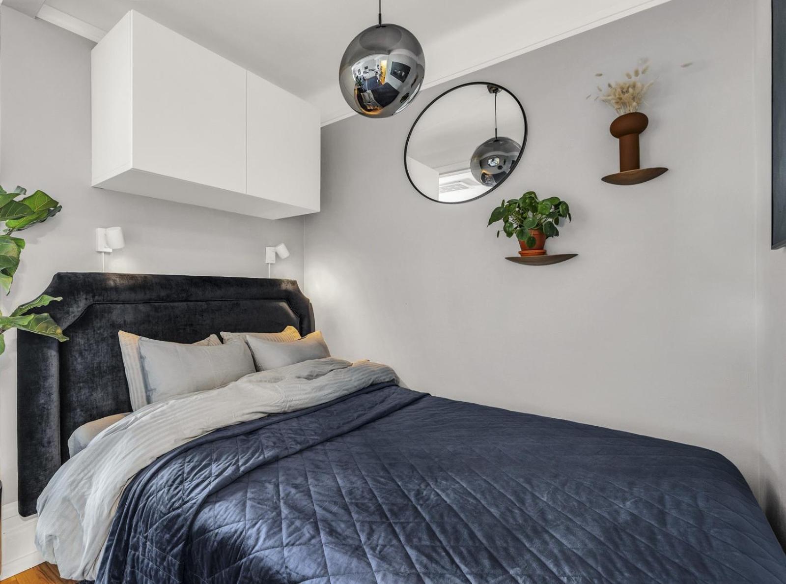 Place In Centre! Balcony & Keyless.
